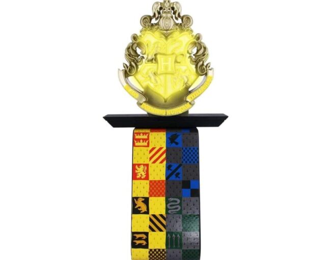EXG Ikons by Cable Guys: Harry Potter Hogwarts Ikon - Light Up Phone & Controller Charging Stand (CGIKHP400505) - Image 2