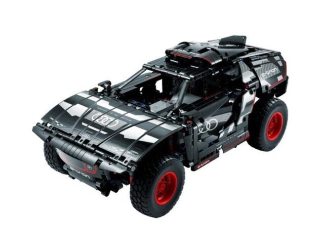 LEGO® Technic: Audi RS Q e-tron (42160) - Image 2