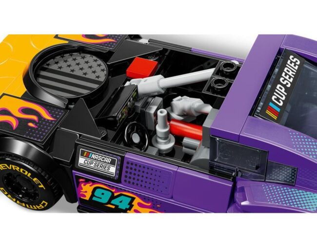 LEGO® Speed Champions: NASCAR® Next Gen Chevrolet Camaro ZL1 (76935) - Image 2