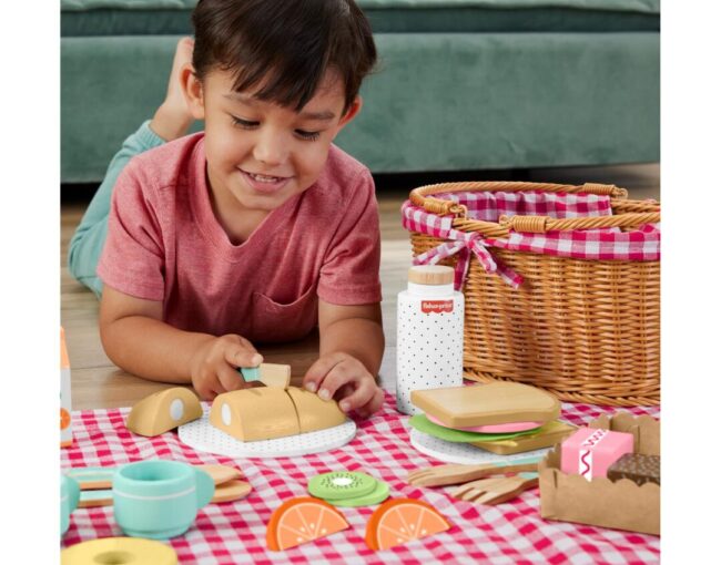 Fisher-Price - Wooden Picnic Basket Set (HXT81) - Image 3
