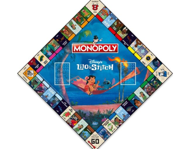 Winning Moves Monopoly: Disney Lilo & Stitch Board Game (English Language) (WM02869-EN1) - Image 3