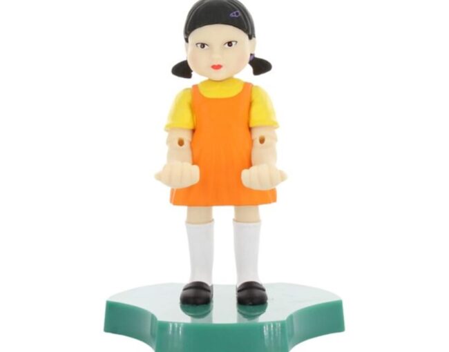 EXG Cable Guys Holdem: Squid Game - Young-Hee Girl Earbud Holder (HDHMSQ400620)