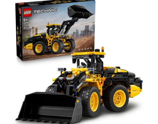 LEGO® Technic™: Volvo L120 Electric Wheel Loader (42209)