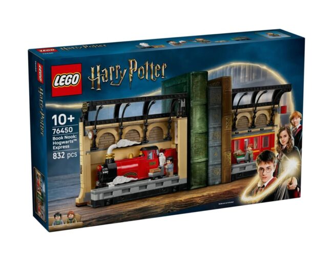 LEGO® Harry Potter™: Book Nook: Hogwarts™ Express (76450) - Image 2