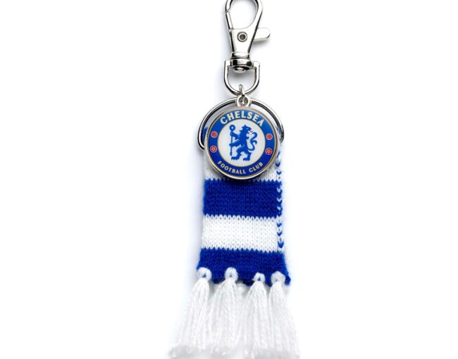 Carat Shop Chelsea FC - Blue Stripe Scarf and Logo Backpack Hanger (CFCBH002)