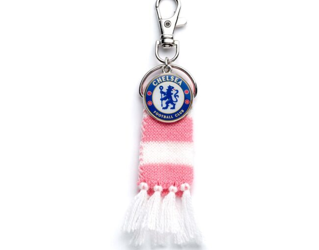 Carat Shop Chelsea FC - Pink Stripe Scarf and Logo Backpack Hanger (CFCBH003)