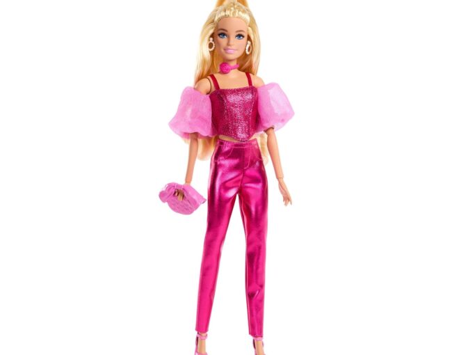 Mattel Barbie: Deluxe Style - Metallic Pink Set with Blonde Hair Doll (JFP40)