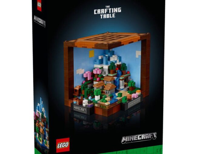 LEGO® Minecraft®: The Crafting Table (21265)