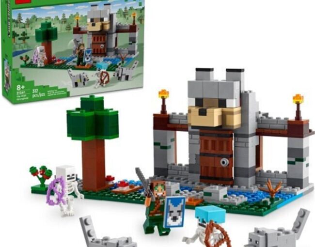 LEGO® Minecraft®: The Wolf Stronghold (21261) - Image 2