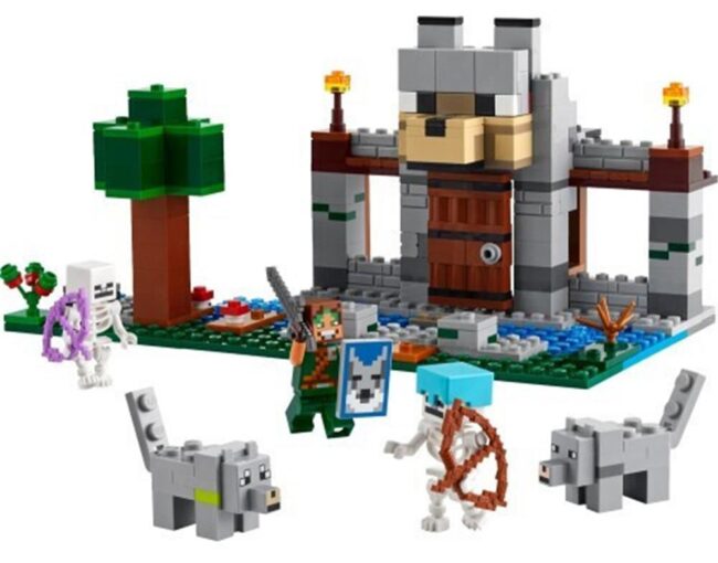 LEGO® Minecraft®: The Wolf Stronghold (21261) - Image 3