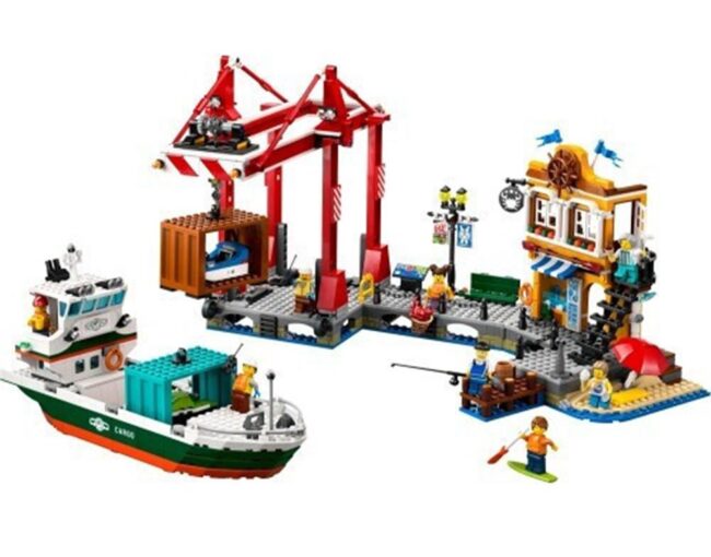 LEGO® My City: Seaside Harbor with Cargo Ship (60422) - Image 3